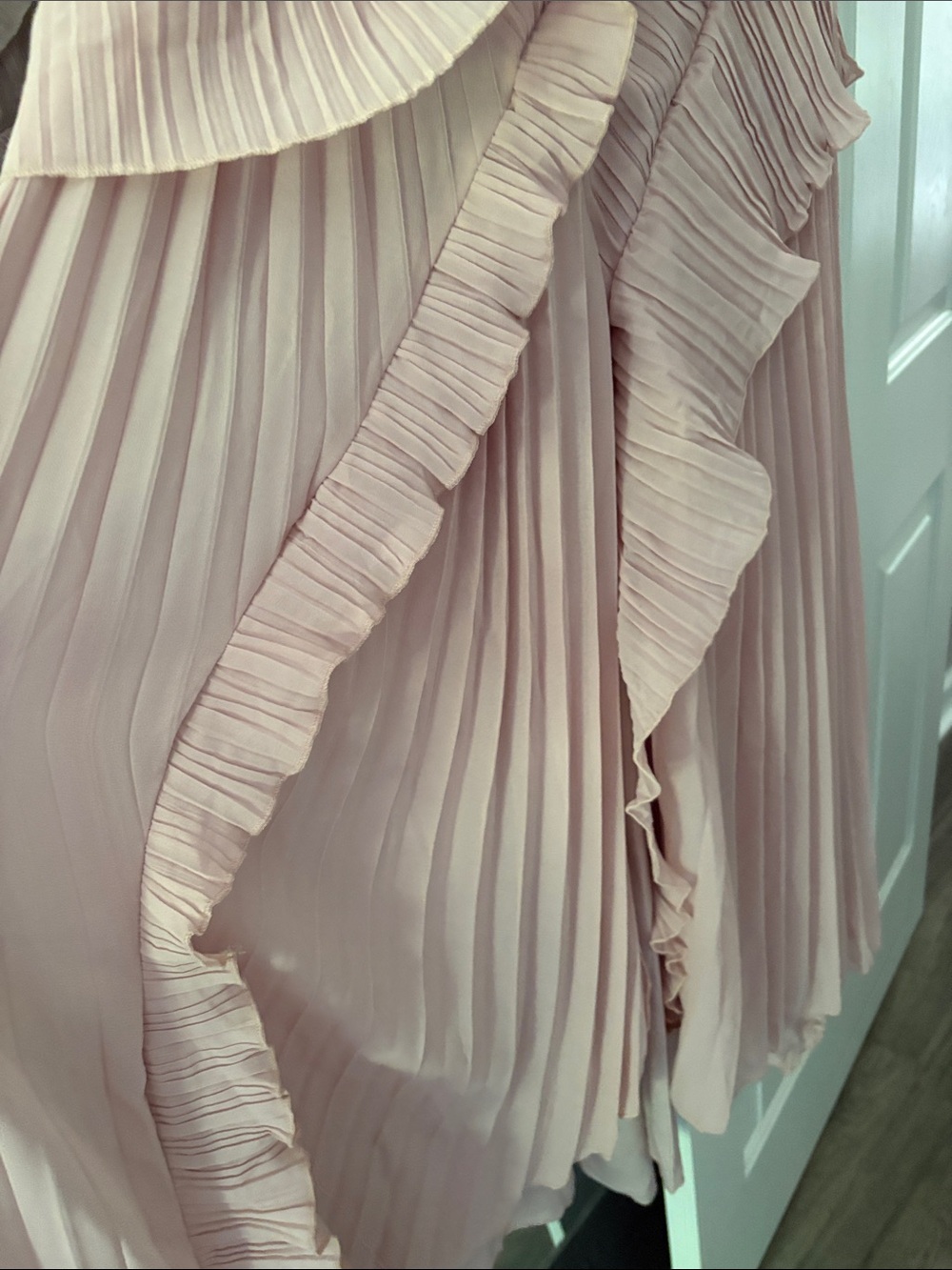 Elegant Pink One-Shoulder Ruffle Pleated Dress - Picture 3 of 5